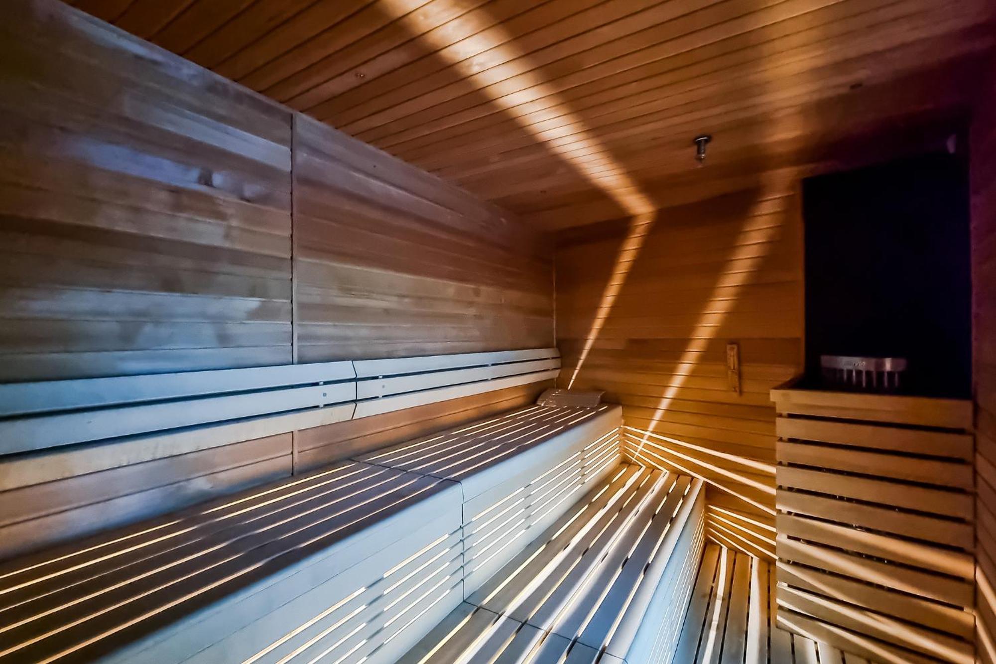 Hanza Tower Apartment No. 524 - Swimming Pool, Jacuzzi, Balcony Szczecin Buitenkant foto
