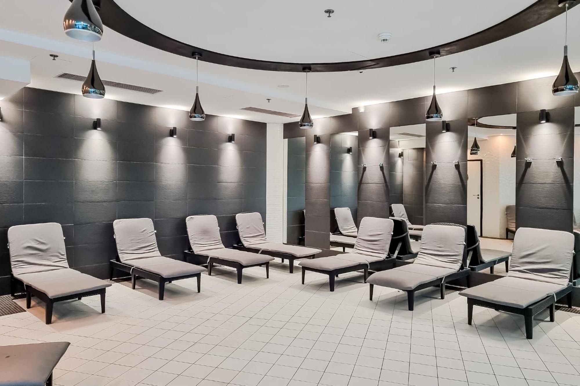 Hanza Tower Apartment No. 524 - Swimming Pool, Jacuzzi, Balcony Szczecin Buitenkant foto
